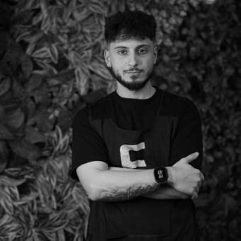 ALEX, Старши бръснар
