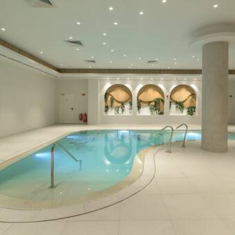 Aqua Lounge /, Aqua Lounge / Therapeutic Pool