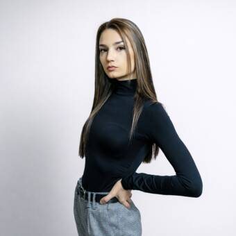 Darina, Фризьор