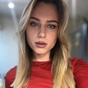 Desislava, Фризьор