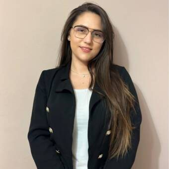 Edelina, Старши маникюрист
