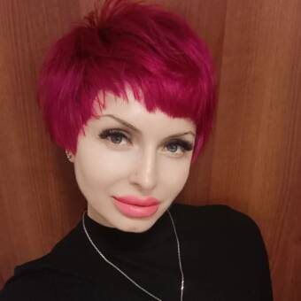 Elena, Hairstyle / Podologie