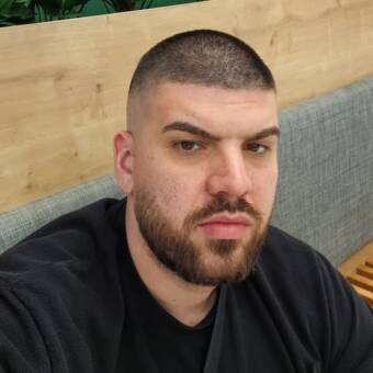 Hristo, Бръснар