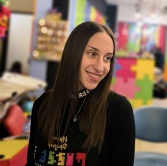 Ирина, Фризьор