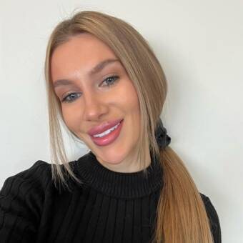 Ивана, Фризьор