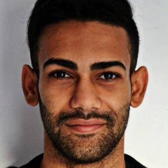 Karim, Старши бръснар