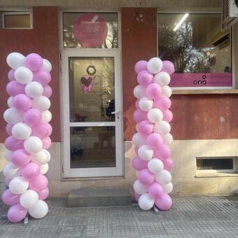 Krassi nail studio, Маникюрист