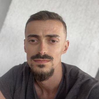 Лазар, Бръснар