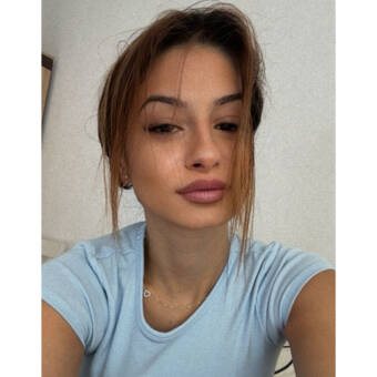 Летисия, Фризьор