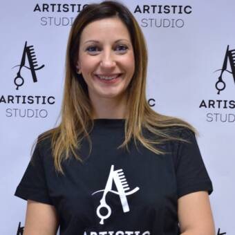 Melina, Master manicurist