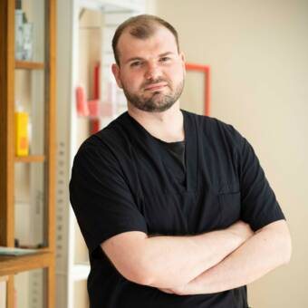 Мирослав, Масажист
