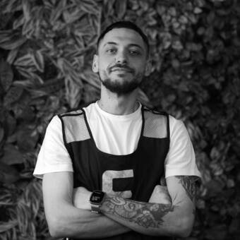 MITKO, Старши бръснар