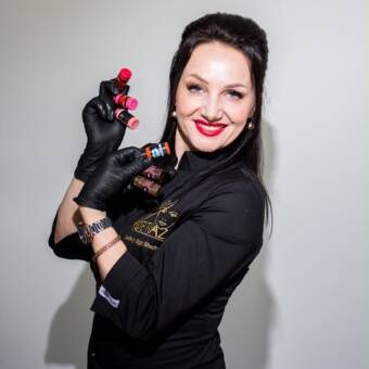 Olga, Гримьор