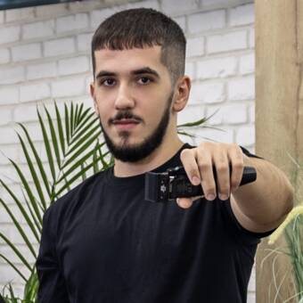 Симион, Бръснар