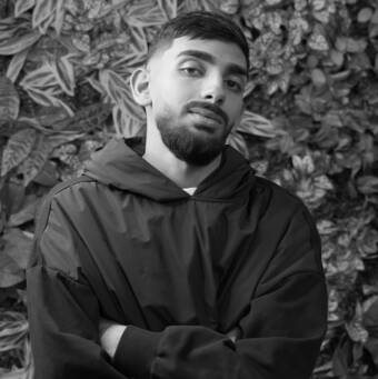 STANISLAV, Старши бръснар