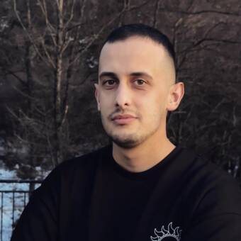 Валентин, Старши бръснар