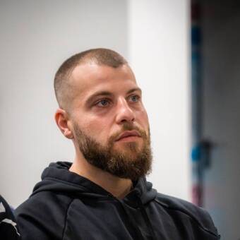 Васил, Junior