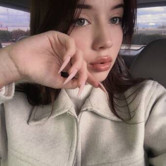 Vlada, Manicure
