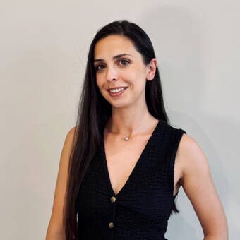 Yanina, Pro Master