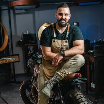 Yordan, Бръснар