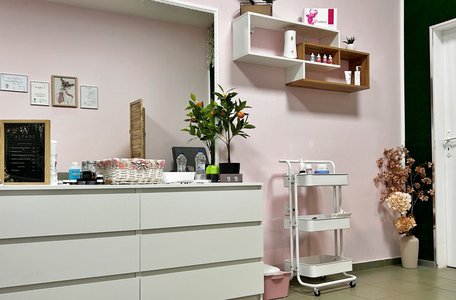 ALTADE Nails Salon Стара Загора - снимка 2