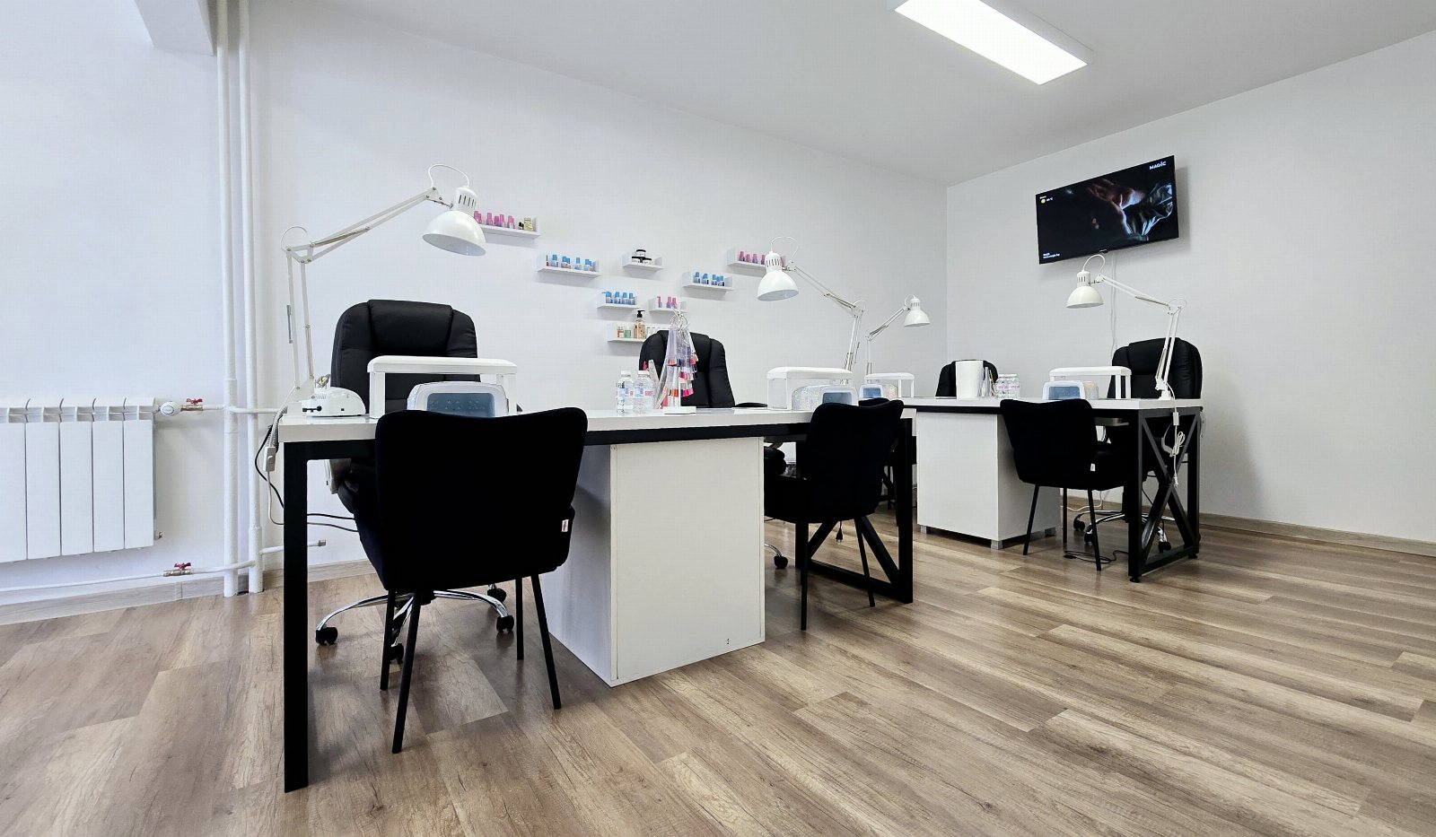 Amanicure Academy & Salon София - снимка 1