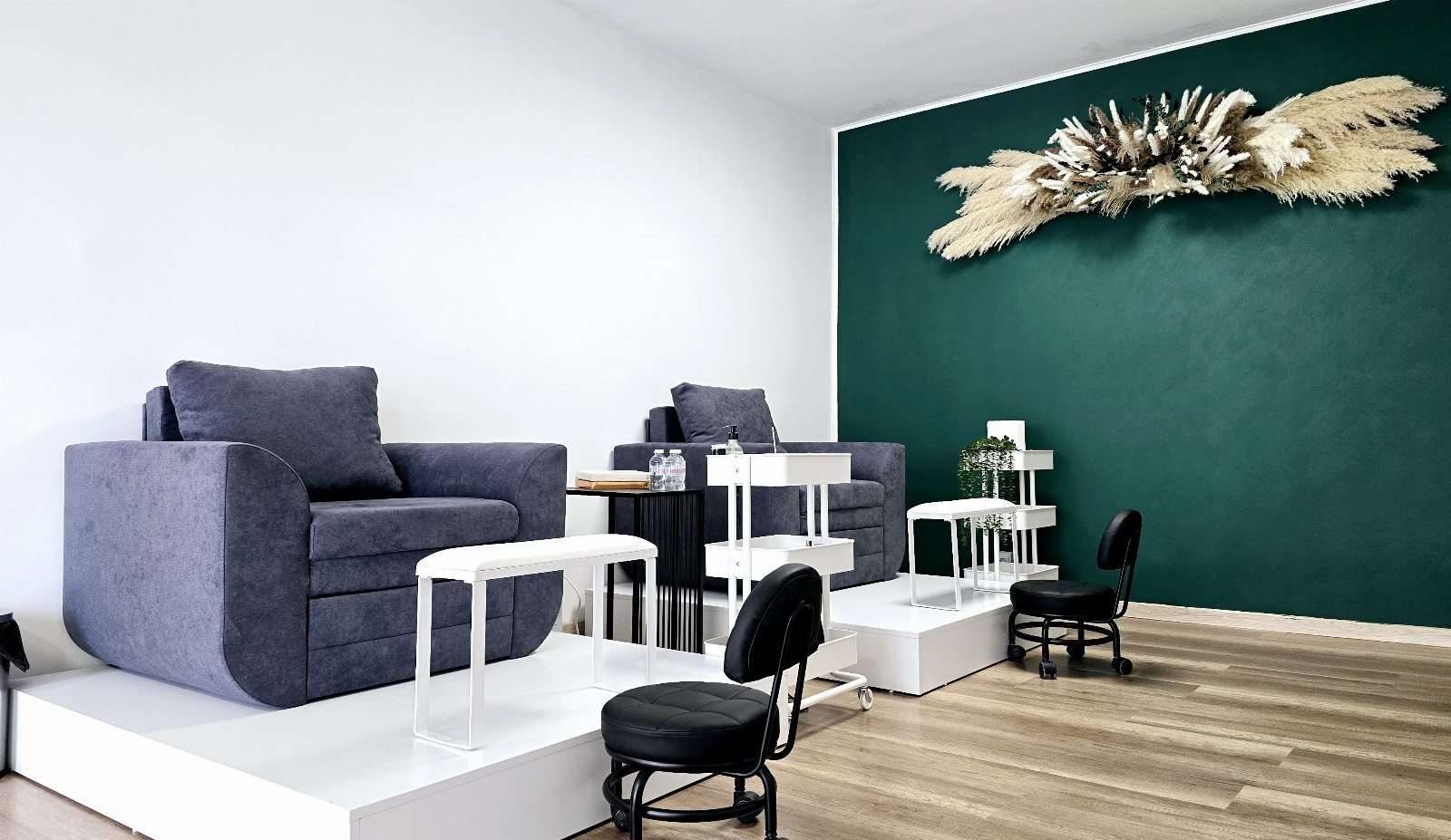 Amanicure Academy & Salon София - снимка 2