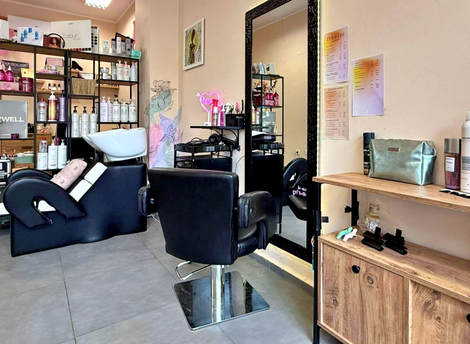 Andromeda Beauty Bar - Маникюр и педикюр Бургас