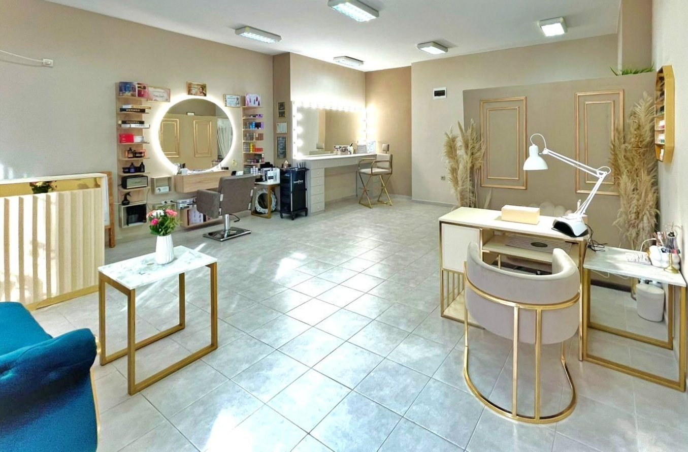 Aurora Beauty Studio - Фризьорски салон Бургас