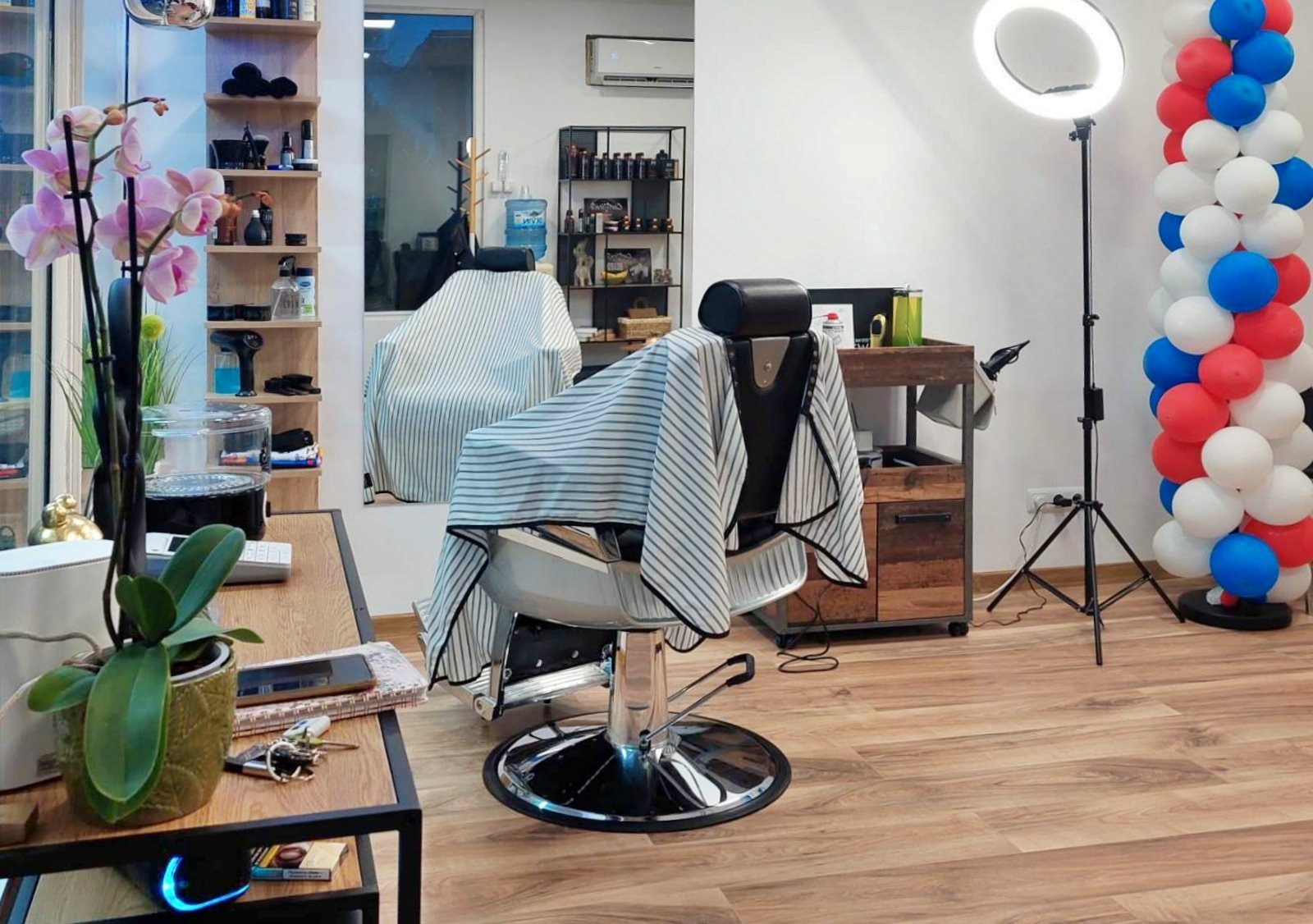 Barbershop by Rosie Варна - снимка 1