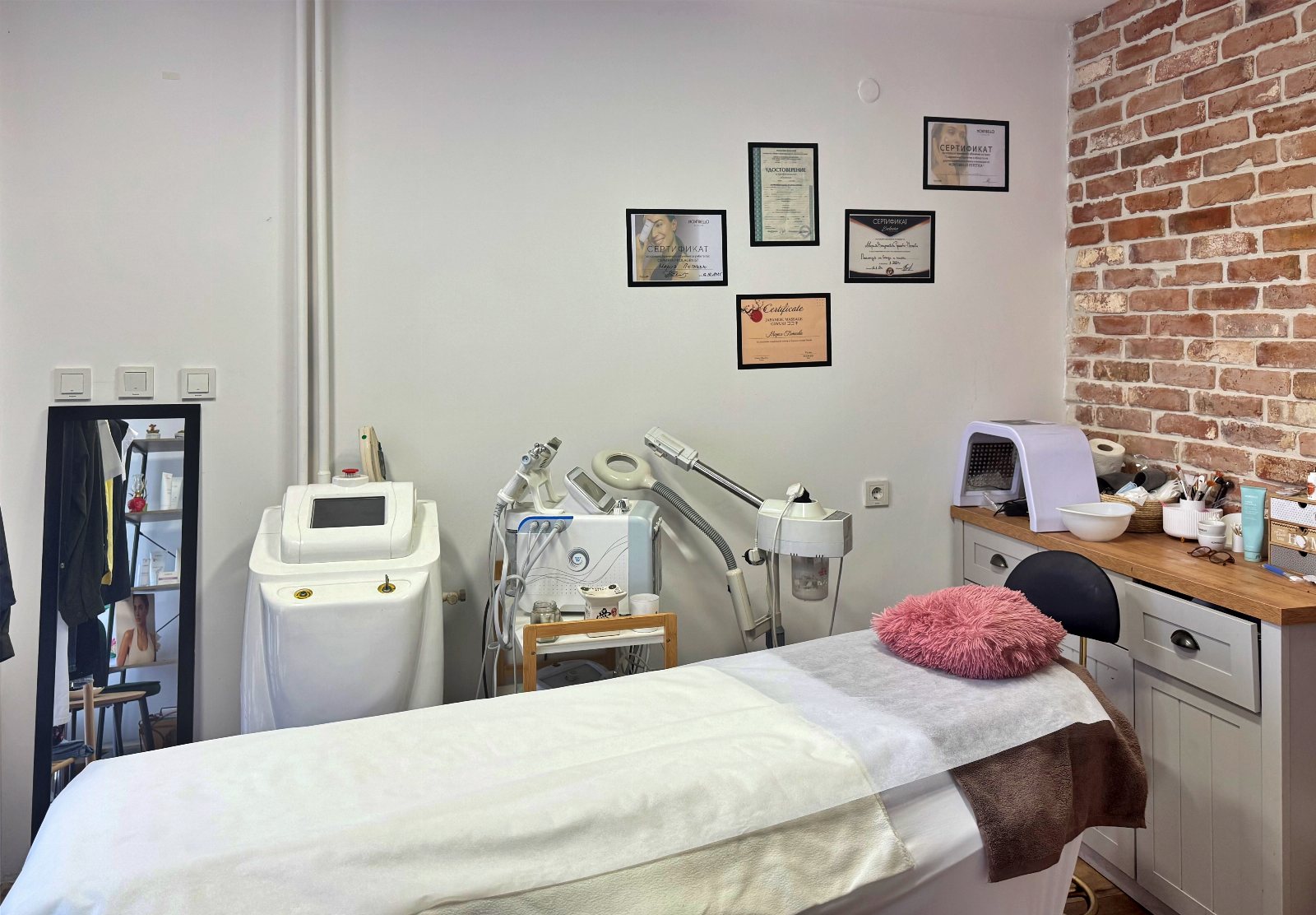 Beauty Bar - Салон за красота Русе