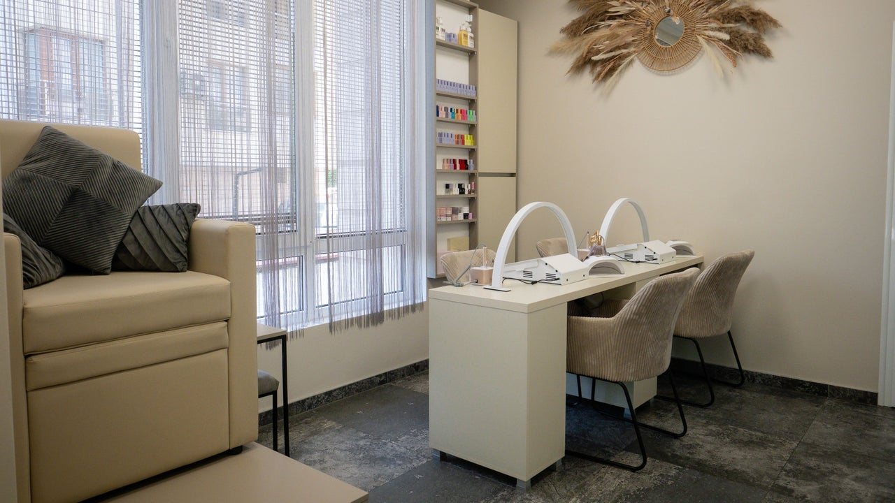Bèrtón Beauty Studio Варна - снимка 1