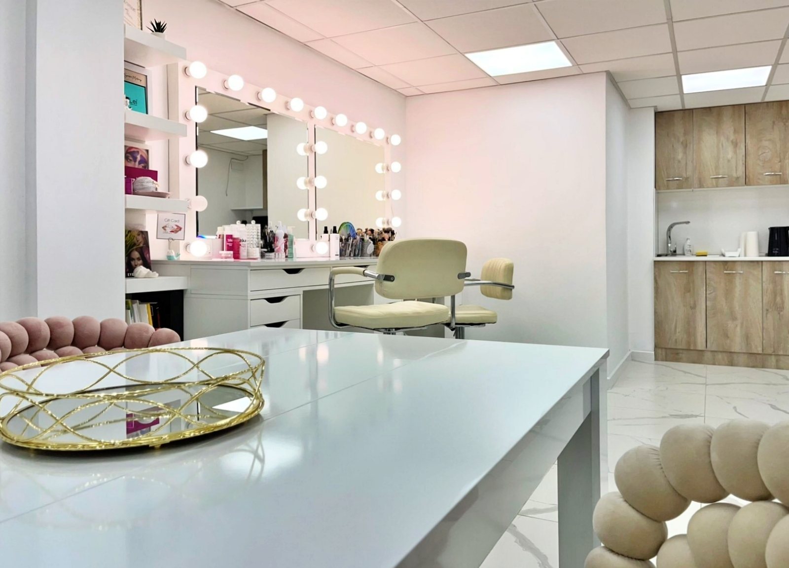 Brow and Beauty Bar by Yoana Malinova - Салон за красота София