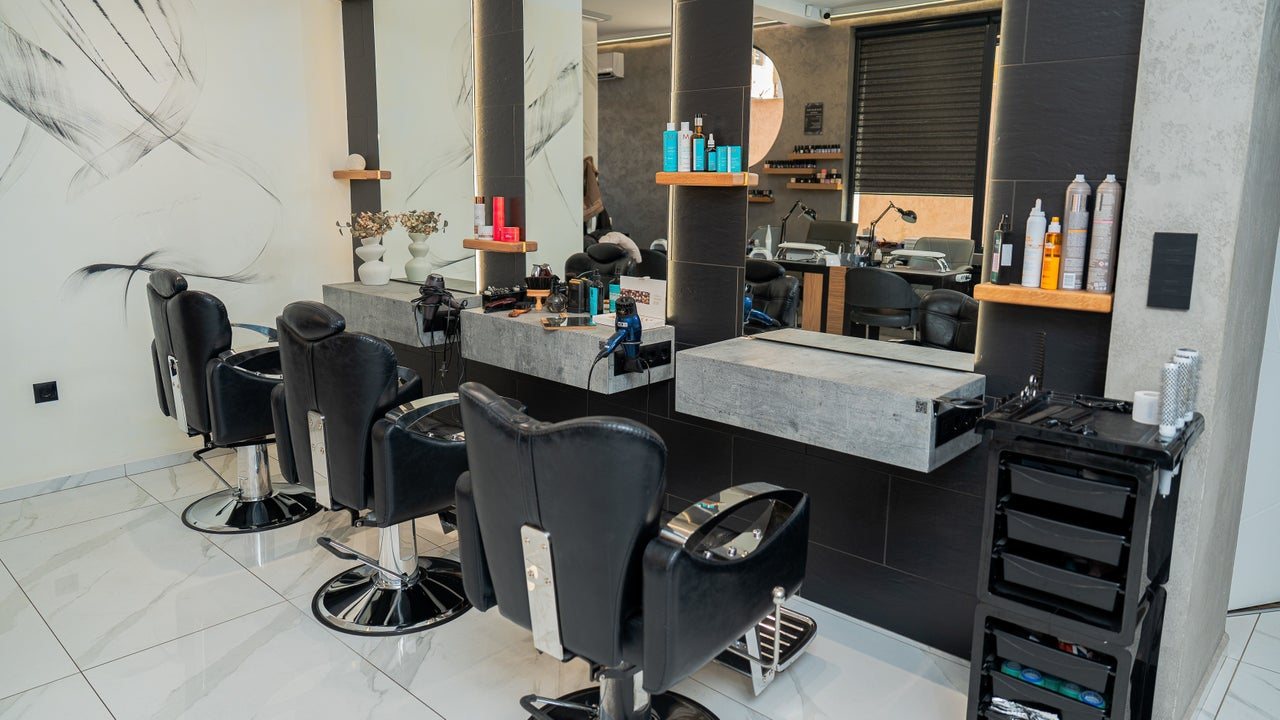 Circle Beauty Salon - Салон за красота София