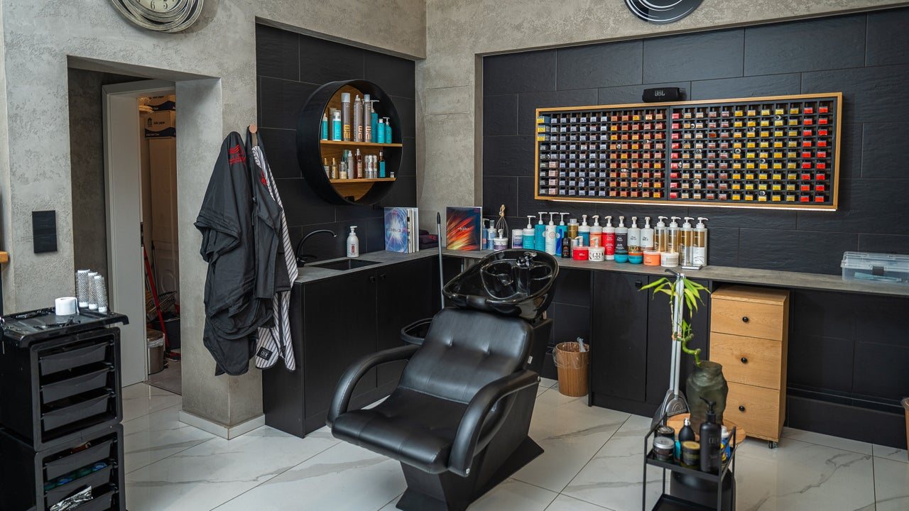 Circle Beauty Salon София - снимка 1