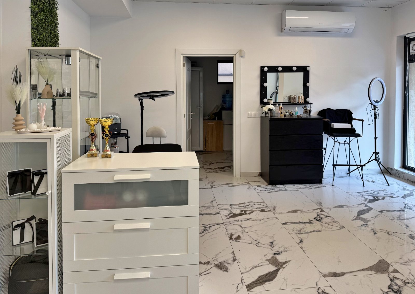 Contessa Beauty House and Academy Бургас - снимка 2