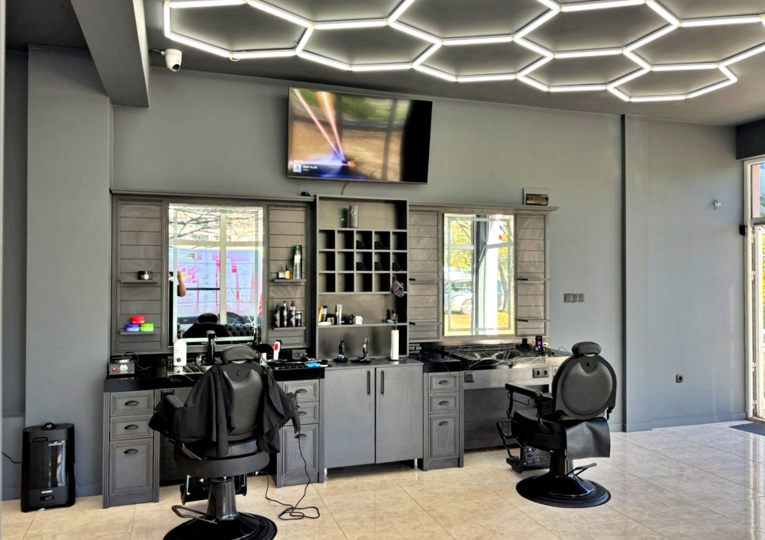 Djanny’s Barbershop - Барбершоп Бургас