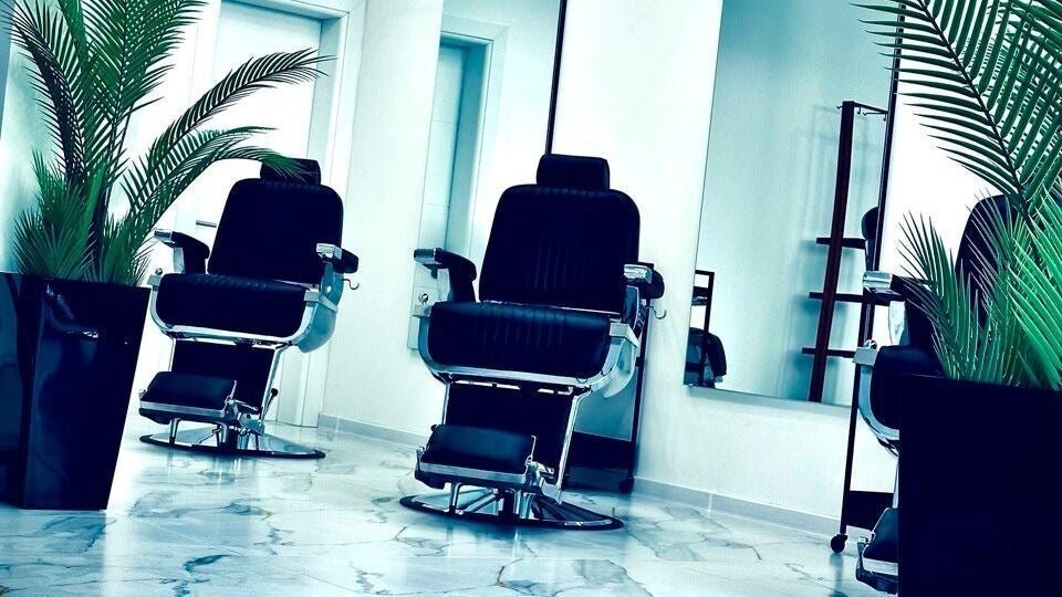 Hansel and Gretel Nails & Barber - Academy Варна - снимка 1