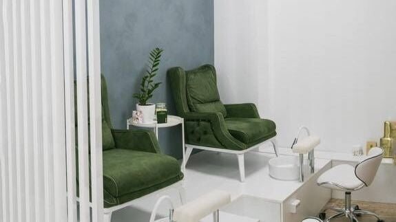 Hansel and Gretel Nails & Barber - Debar 19 Варна - снимка 1