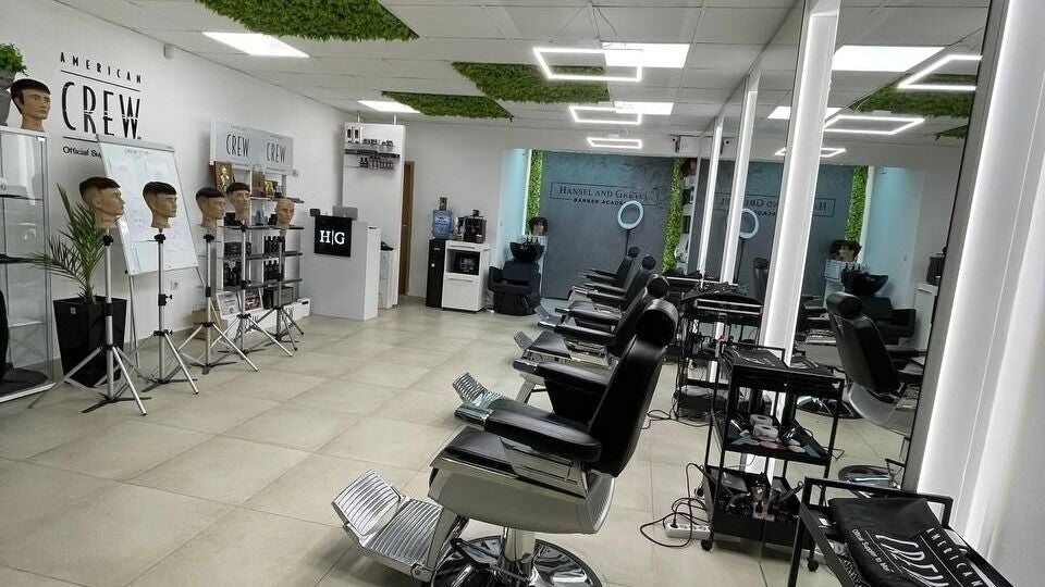Hansel and Gretel Nails & Barber - Vladislav Варна - снимка 1
