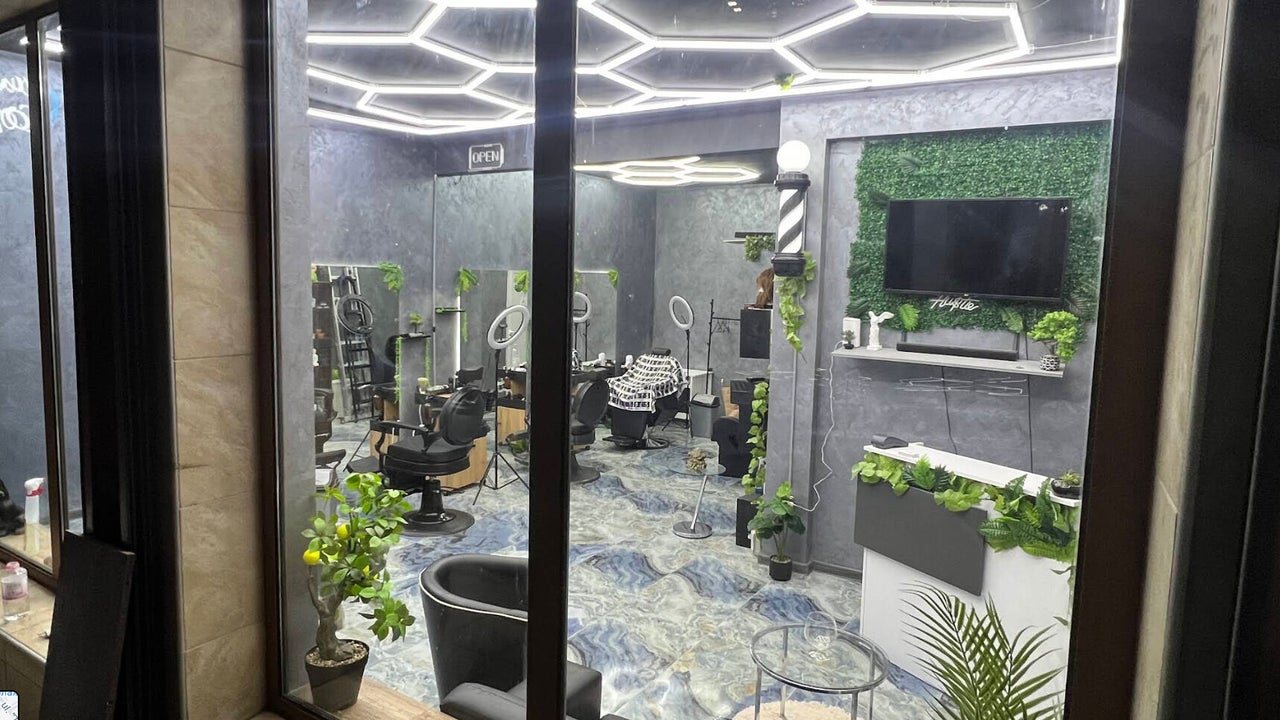 Hood Blendz Barbershop Варна - снимка 1