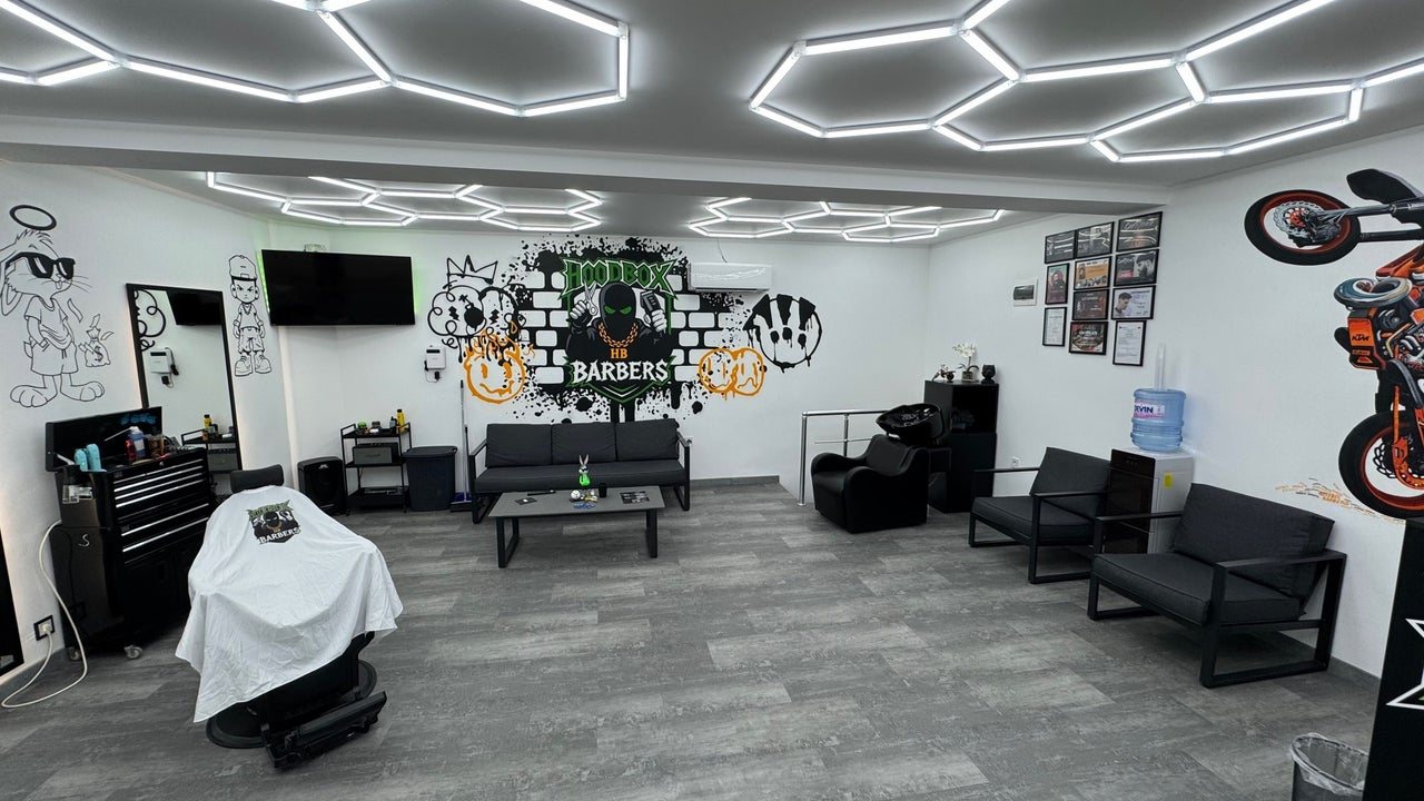 Hood Box Barbers Велико Търново - снимка 1