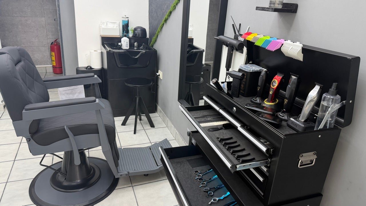Hustle Mode Barbershop Варна - снимка 1