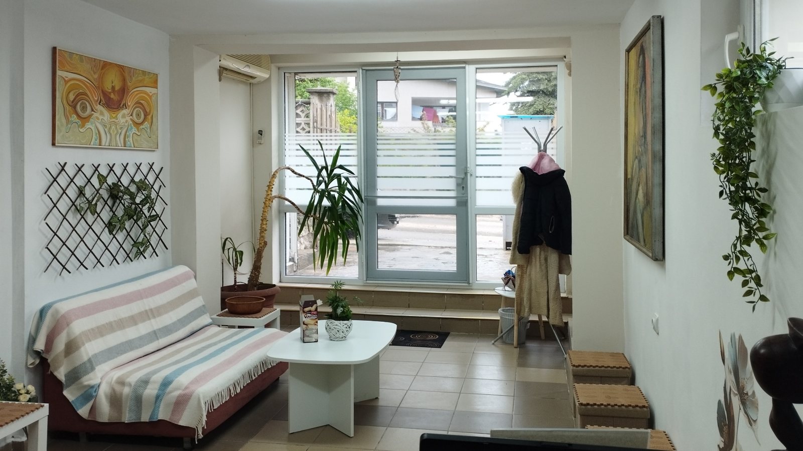 INI Massage Studio Варна - снимка 1
