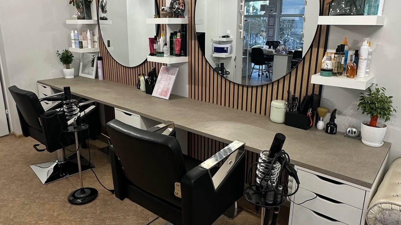 Ivanova Nails Academy – Фриз и Френч Варна - снимка 1