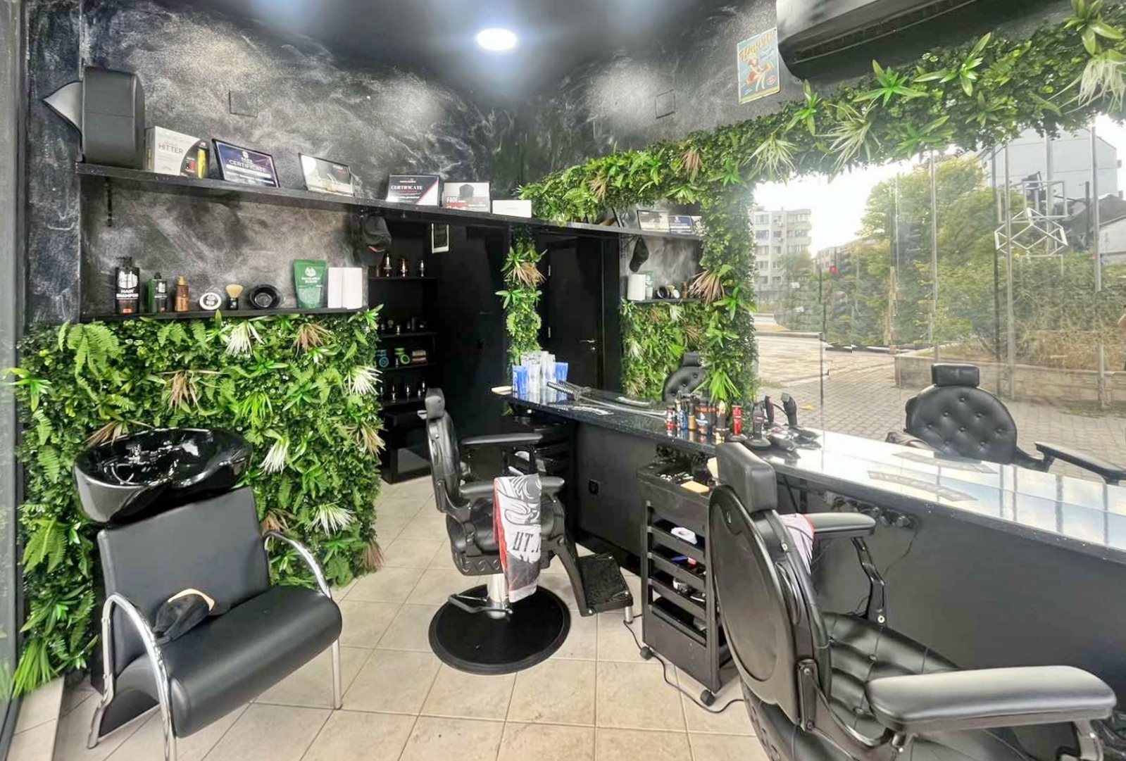 Katana CutZ Barbershop Варна - снимка 1