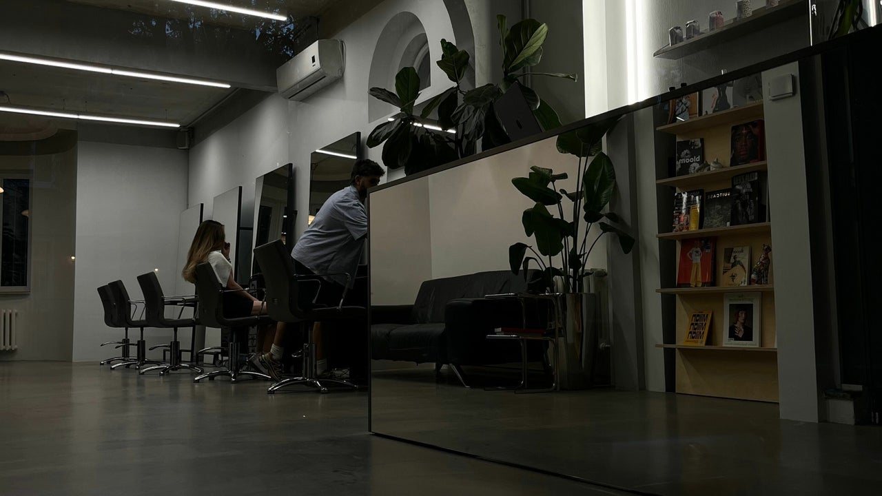 Kontur Salon - Фризьорски салон София