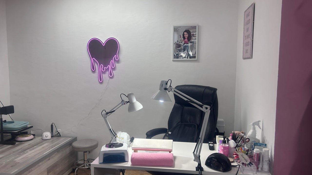 Krassi nail studio - Маникюр и педикюр Стара Загора