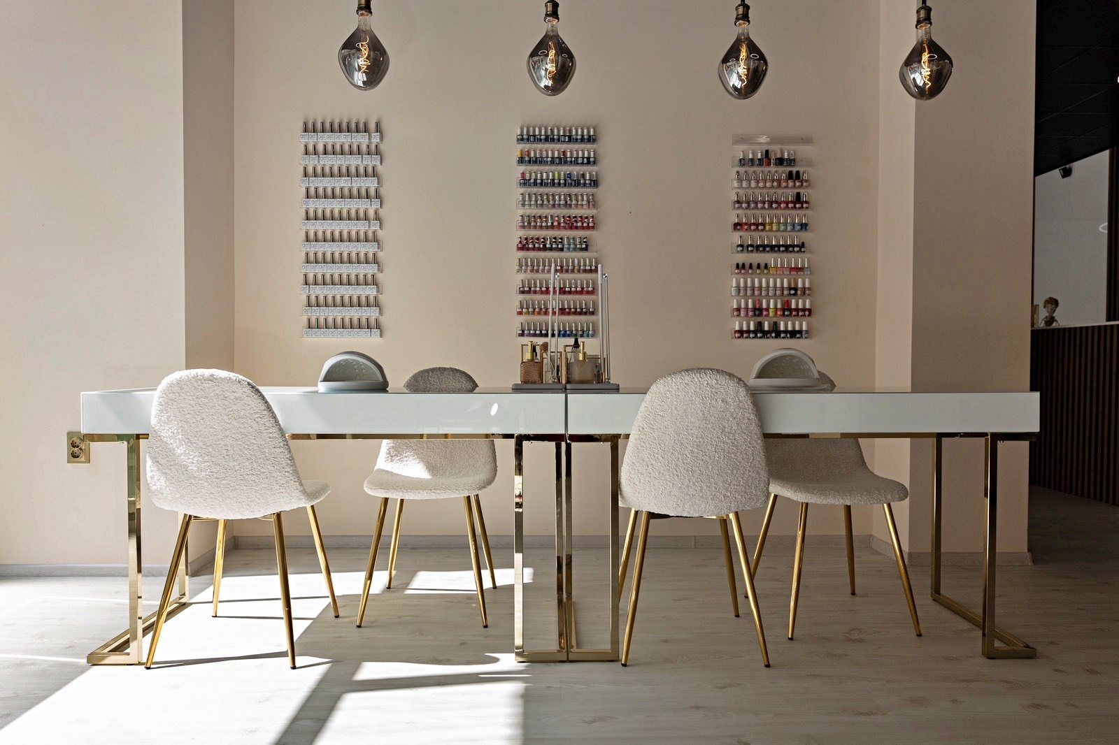 Lacquer Nail Bar Пловдив - снимка 2