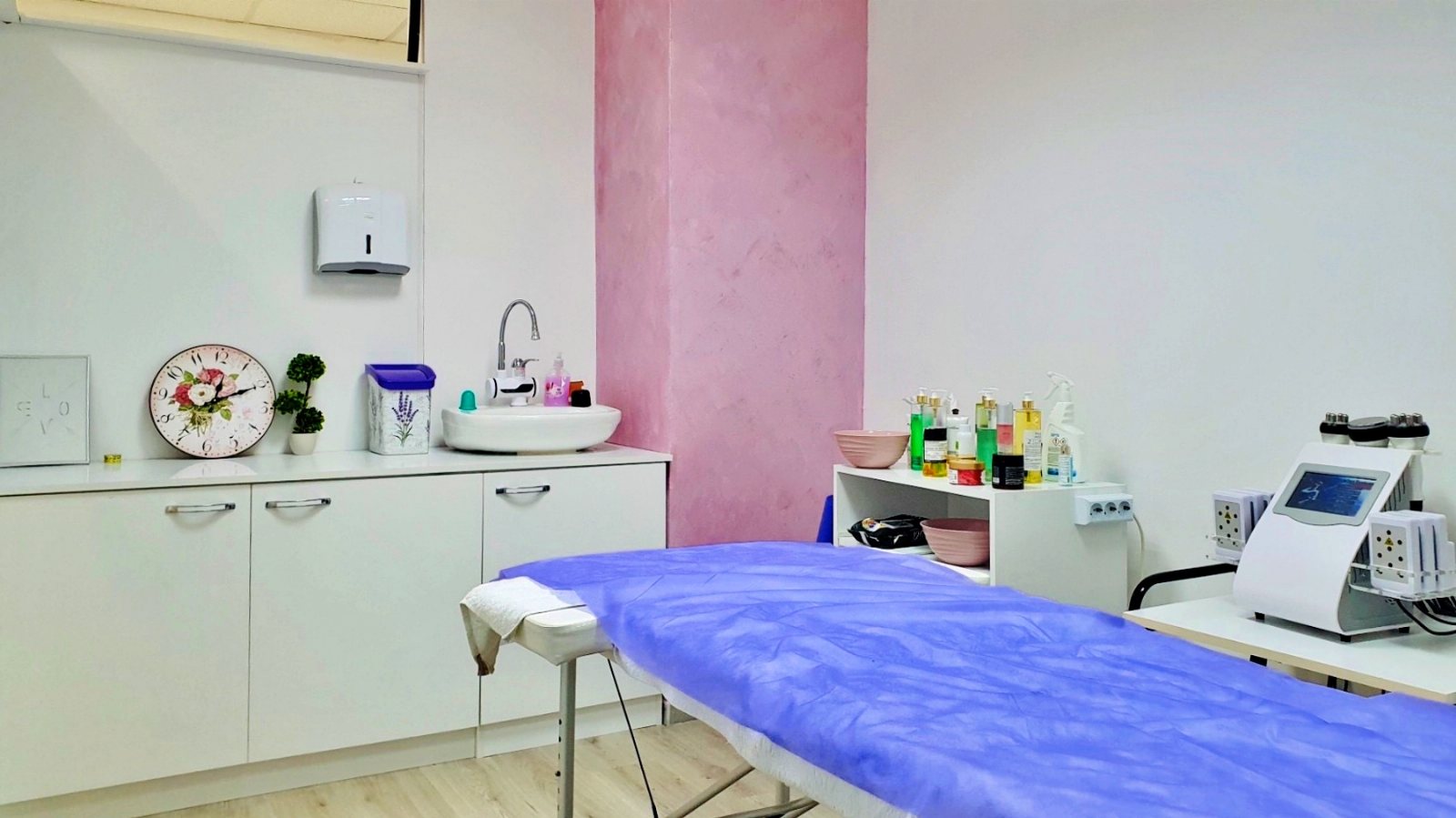 Лазерен Център Beauty Expert Studio Бургас - снимка 1